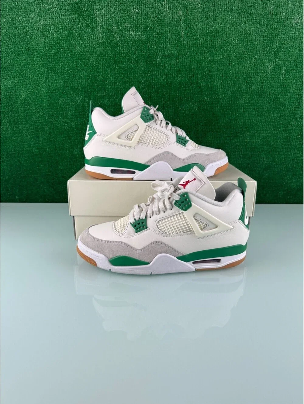 Size 10.5 - Jordan 4 Retro SP x Nike SB Mid Pine Green